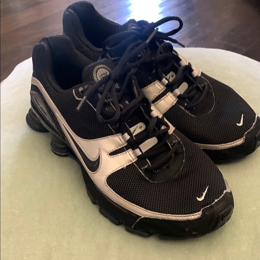 Nike Black and White Athletic Shoes with Shock Absorption